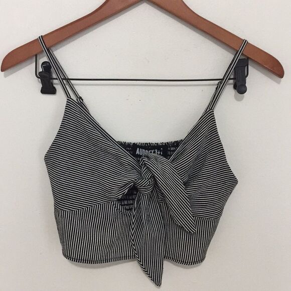 Audrey 3+1 front knot Crop Top‎ - Picture 1 of 4